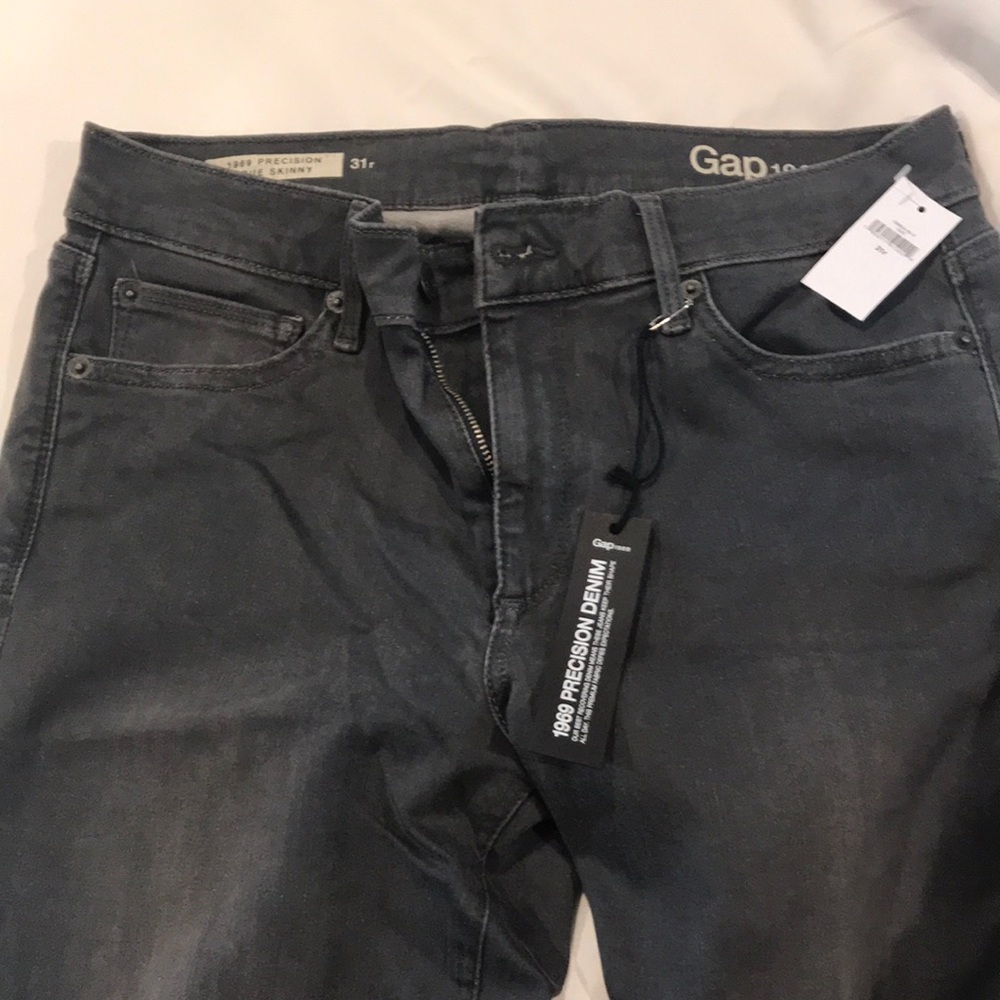 Brand new! Size 31r GAP true skinny jeans.